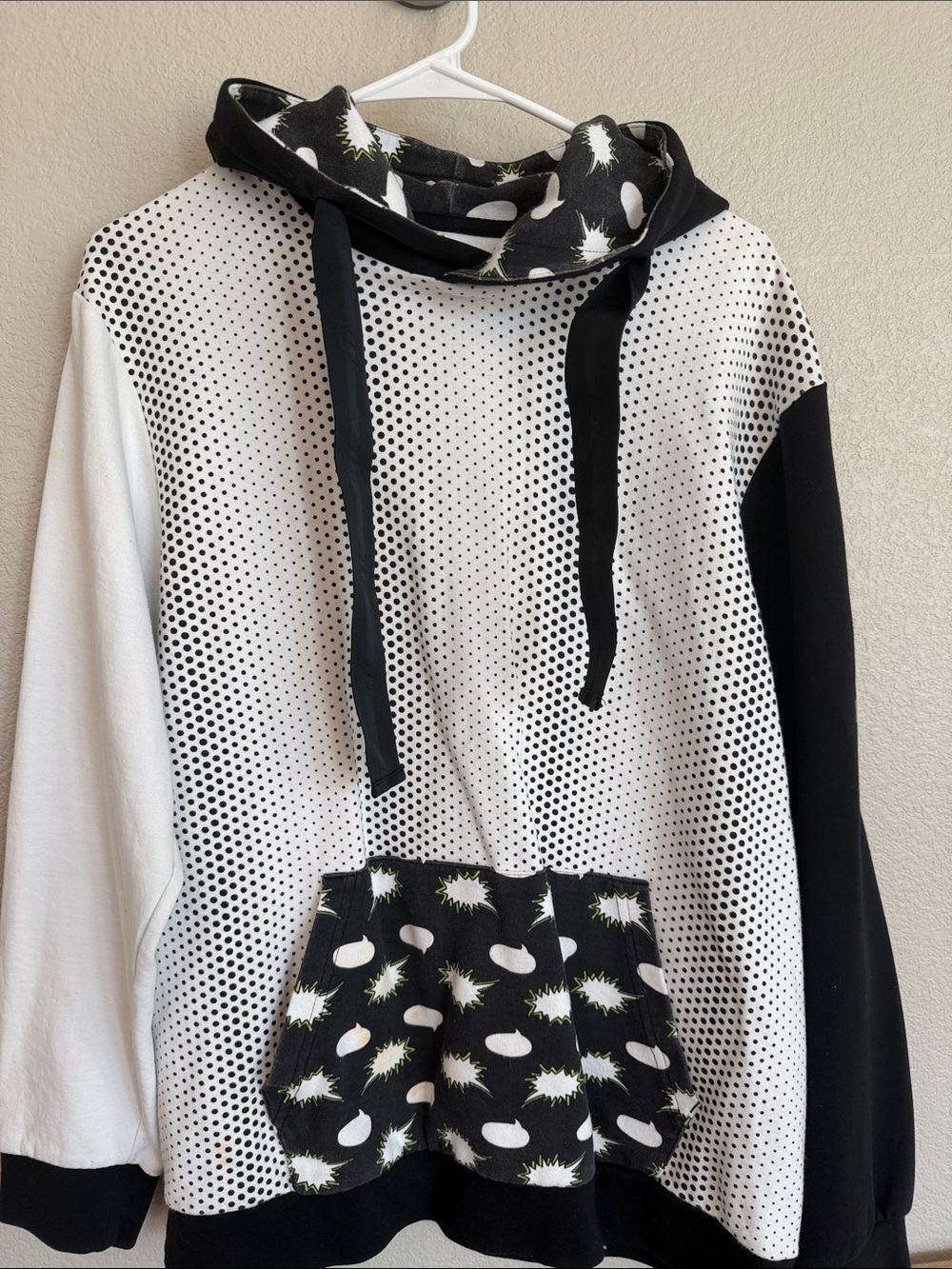 Asics Black and White Pullover Hoodie with Graphic Pocket FAIR